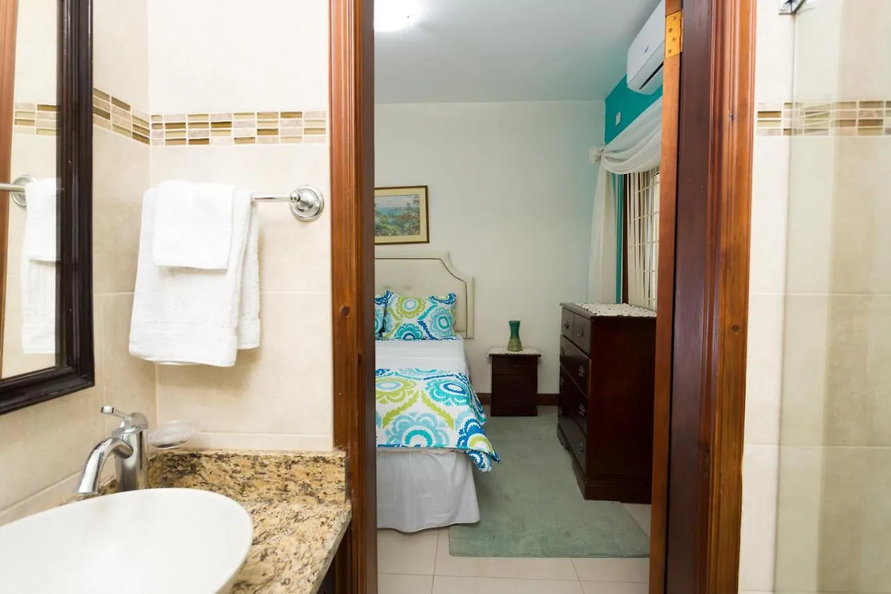 New Kingston Guest Apartment At Inglaterra III Jamaïque
